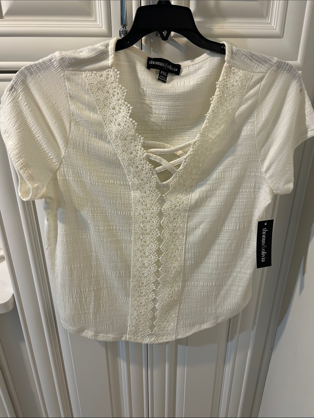 Thomas & Olivia Lace-Trim Cream Short Sleeve Tee